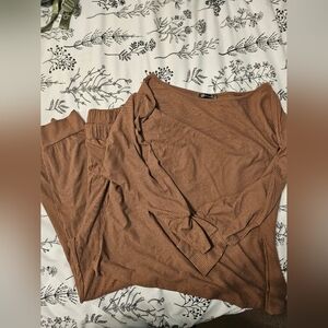 Brown ribbed slouchy top sweatsuit